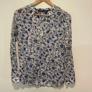 Zara Lightweight Split-V Button Top